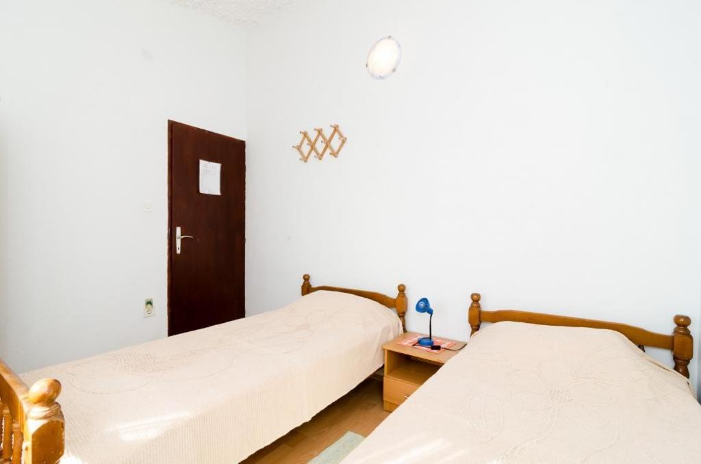 Holiday Home Jasminka Potomje Екстер'єр фото